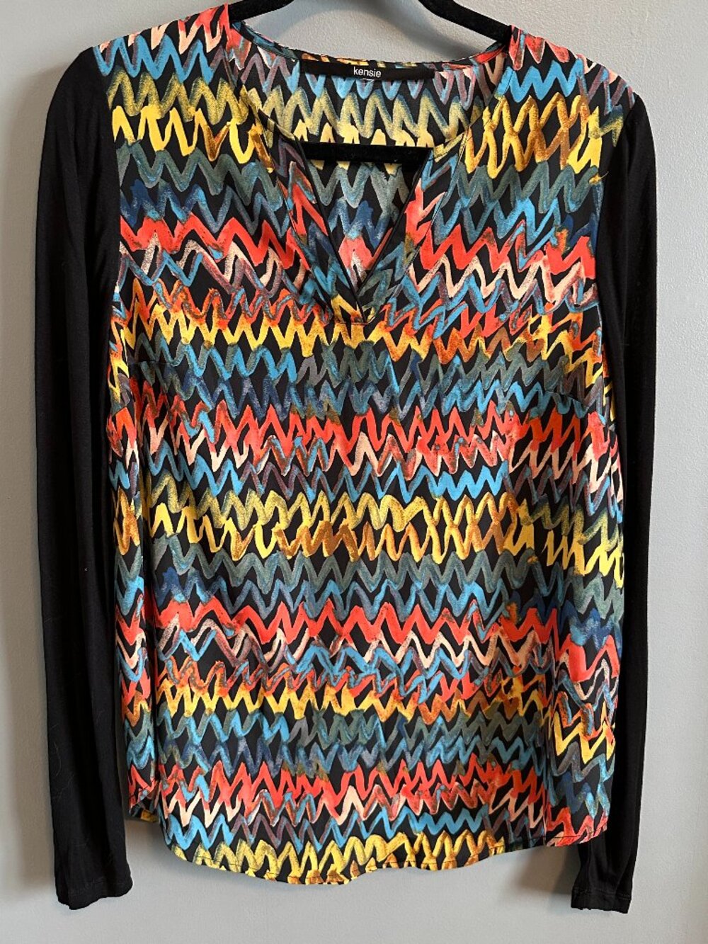 Kensie Multicolor Zigzag Chevron Long Sleeve Blouse Women's Medium Like New